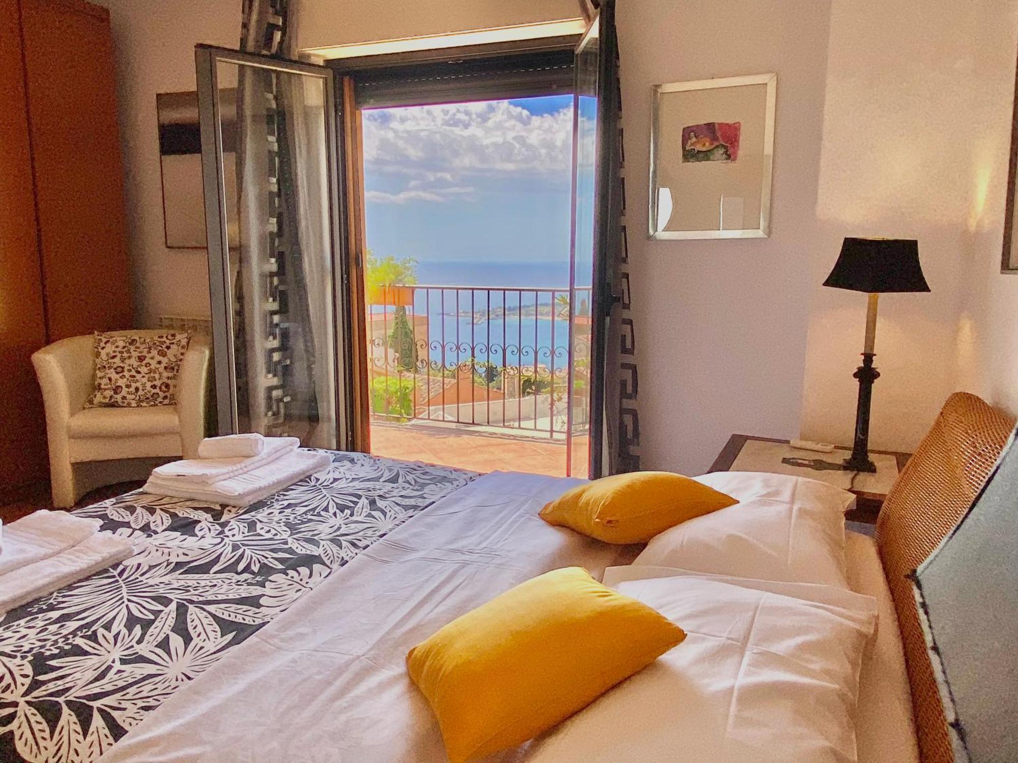 Bellavista Apartments Taormina Bagian luar foto
